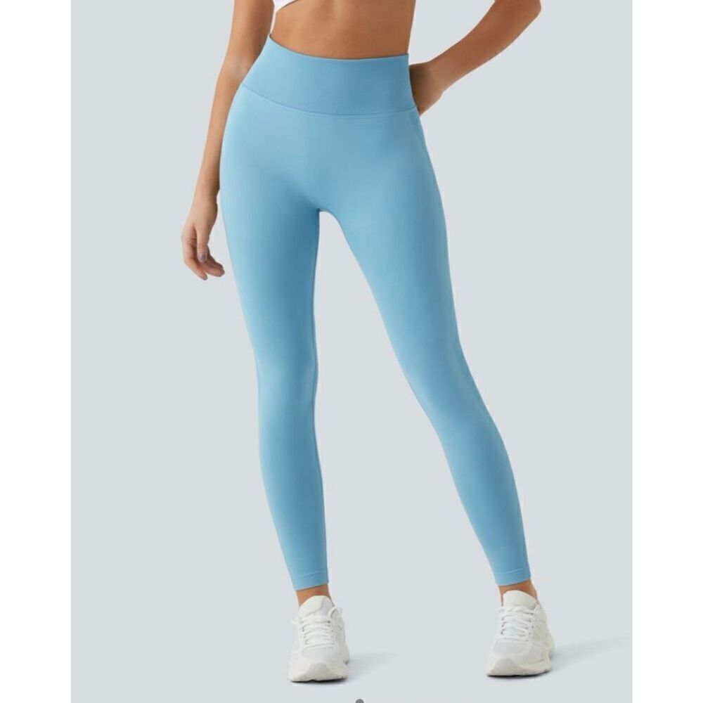 Brand New - Halara Women's M 7/8 length Seamless Flow High Waisted Butt Lifting